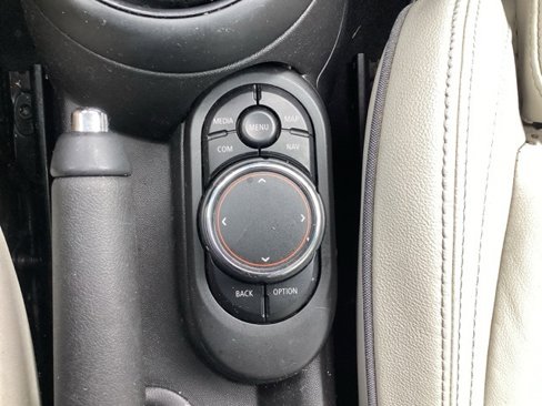 Used 2019 MINI Cooper 2-Door Hardtop image 26