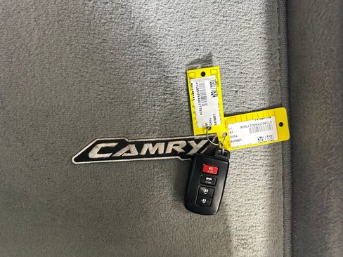 Used 2016 Toyota Camry XLE image 29