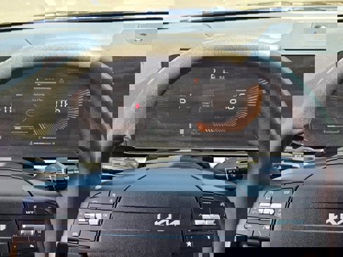 Used 2025 Kia K4 LXS image 28