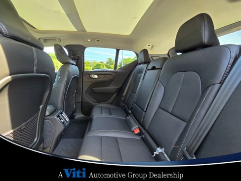 Used 2025 Volvo XC40 B5 Core w/ Protection Package Premier image 12
