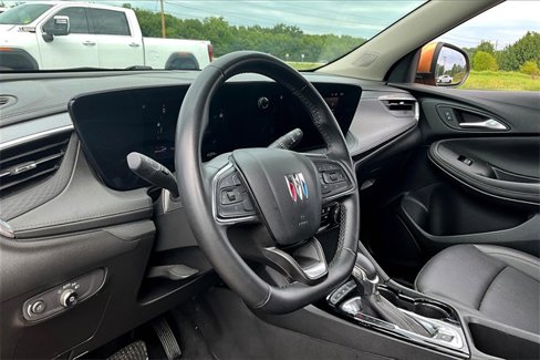 Used 2024 Buick Encore GX Sport Touring image 17