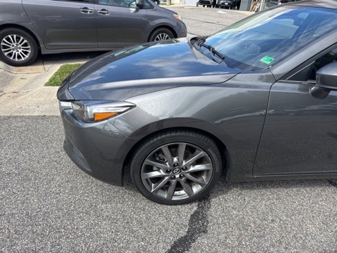 Used 2018 MAZDA MAZDA3 Touring image 3