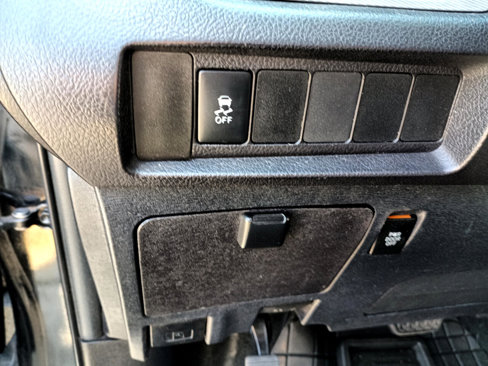 Used 2017 Toyota Sienna SE image 24