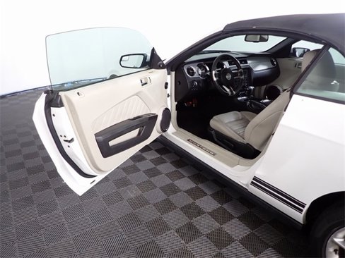Used 2011 Ford Mustang Premium w/ 202A Rapid Spec Order Code image 15