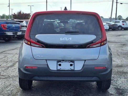 Used 2022 Kia Soul LX image 5