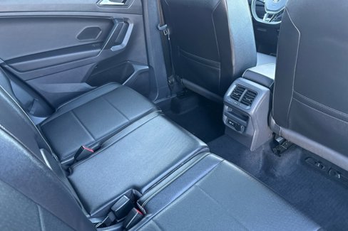 Used 2021 Volkswagen Tiguan SE image 30