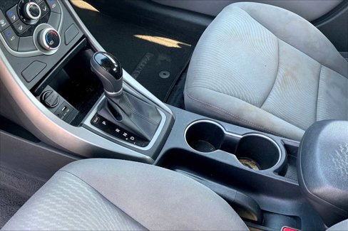 Used 2014 Hyundai Elantra SE image 15