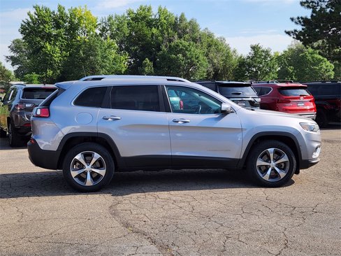 Used 2020 Jeep Cherokee Limited image 2