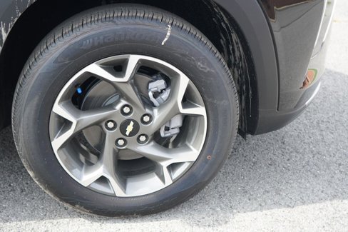 New 2025 Chevrolet Trax LT w/ Driver Confidence Package image 13