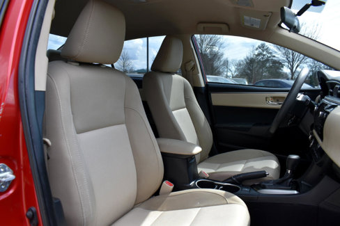 Used 2015 Toyota Corolla LE image 32