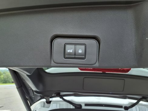 Used 2024 Nissan Rogue SV image 14