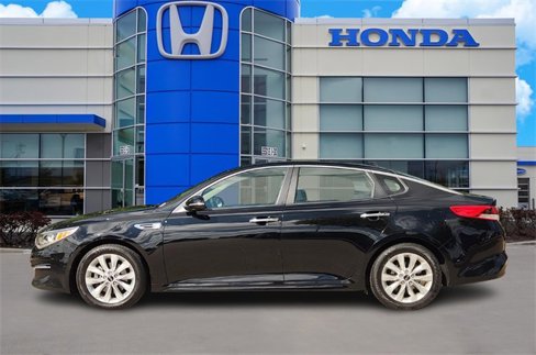 Used 2018 Kia Optima LX w/ 17" Alloy Wheels Package image 3