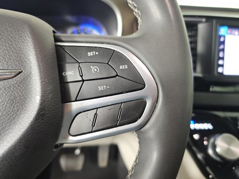 Used 2023 Chrysler Voyager LX image 18