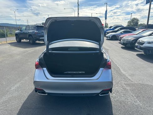 Used 2019 Toyota Avalon Limited image 11