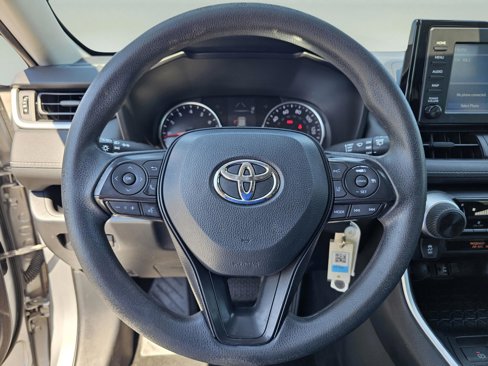 Used 2019 Toyota RAV4 LE image 19