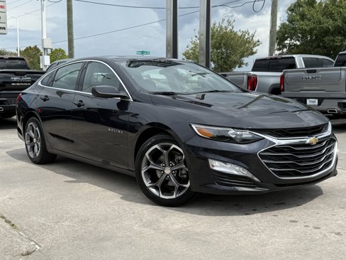 Used 2023 Chevrolet Malibu LT image 2