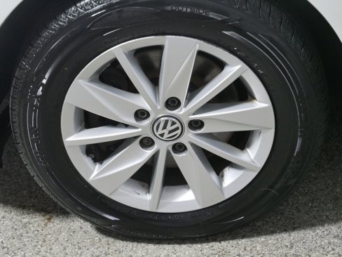 Used 2016 Volkswagen Golf 2-Door image 15