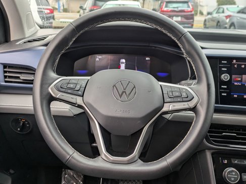 Used 2024 Volkswagen Taos SE w/ Panoramic Sunroof Package image 15
