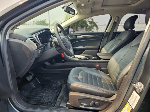 Used 2015 Ford Fusion SE w/ Equipment Group 202A image 11
