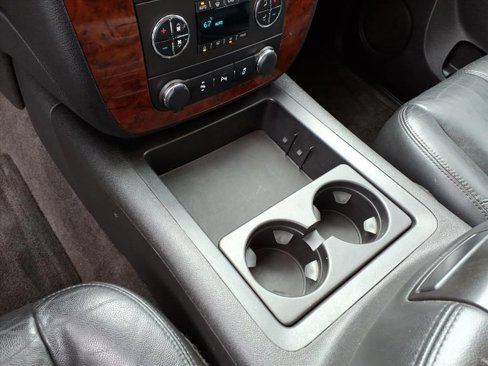 Used 2013 Chevrolet Suburban LT image 24
