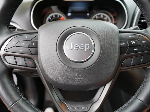 Used 2019 Jeep Cherokee Trailhawk w/ Cold Weather Group image 25