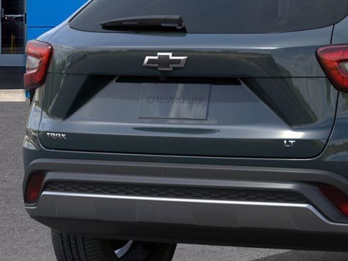 New 2025 Chevrolet Trax LT w/ Driver Confidence Package image 14