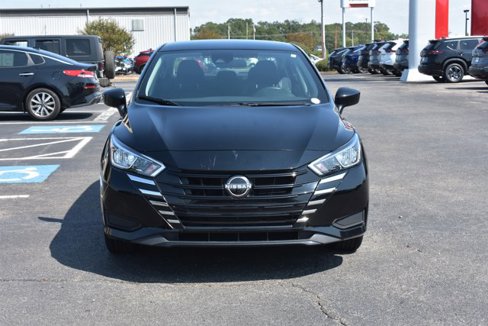 Used 2024 Nissan Versa SV image 2