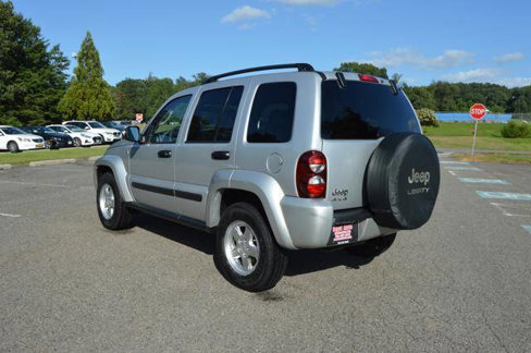 Used 2005 Jeep Liberty Renegade image 8