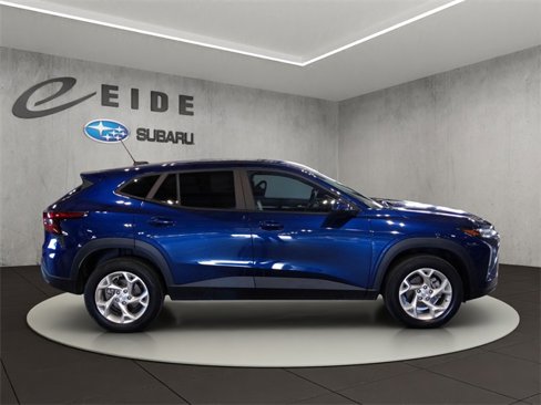 Used 2024 Chevrolet Trax LS w/ LS Convenience Package image 5