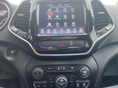 Used 2022 Jeep Cherokee Limited w/ Mopar Interior Package image 27