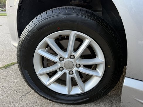 Used 2015 Dodge Grand Caravan SXT w/ UConnect Hands-Free Group image 36
