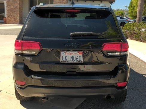 Used 2019 Jeep Grand Cherokee Laredo image 4