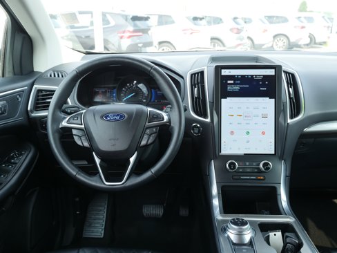 Used 2024 Ford Edge Titanium image 18
