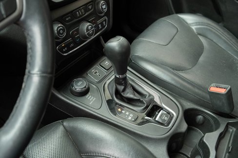 Used 2019 Jeep Cherokee Limited image 18