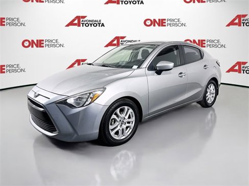 Used 2016 Scion iA image 3