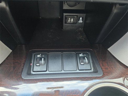 Used 2014 Toyota Camry XLE image 21