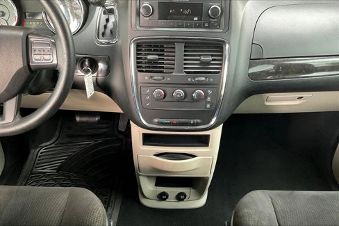 Used 2016 Dodge Grand Caravan American Value Package image 7