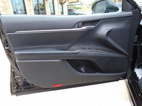 Used 2021 Toyota Camry SE image 28