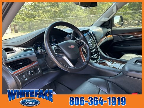 Used 2018 Cadillac Escalade Luxury image 15