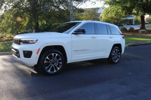 Used 2022 Jeep Grand Cherokee Overland w/ Luxury Tech Group IV image 4