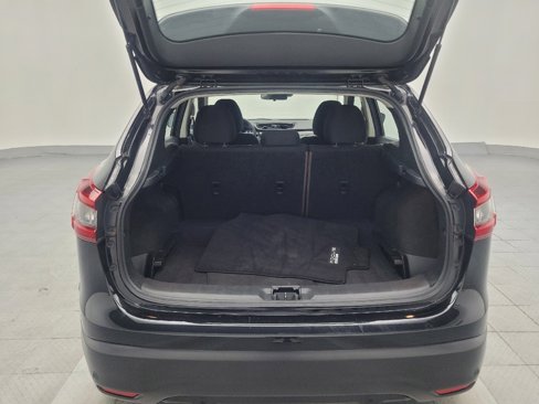 Used 2021 Nissan Rogue Sport S image 29