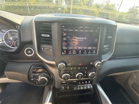 Used 2019 RAM 1500 Big Horn image 11