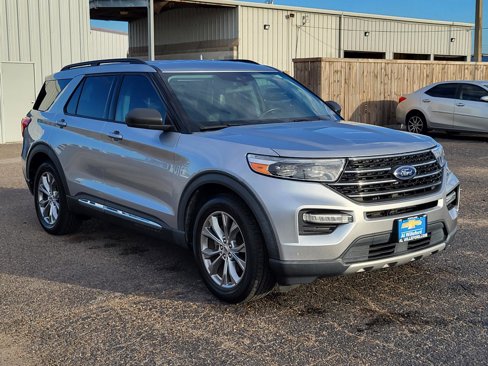Used 2021 Ford Explorer XLT w/ Equipment Group 202A image 7