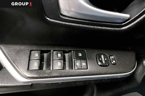 Used 2017 Toyota Camry SE image 35