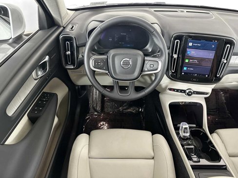 Used 2025 Volvo XC40 B5 Plus w/ Protection Package image 21