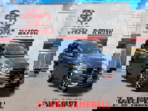 Used 2024 Nissan Versa SV image 1