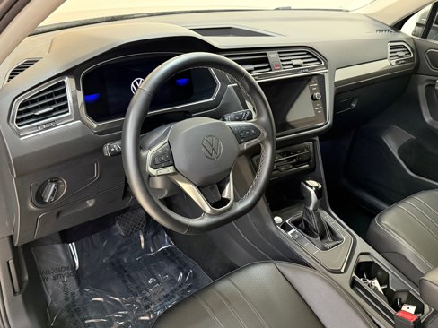 Used 2024 Volkswagen Tiguan SE image 4