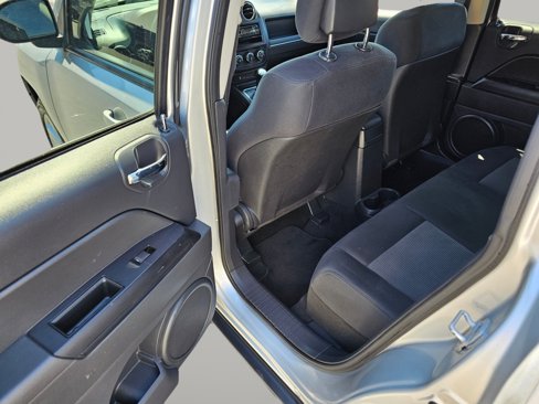 Used 2012 Jeep Compass Sport image 19