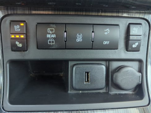 Used 2016 Chevrolet Traverse LTZ image 24