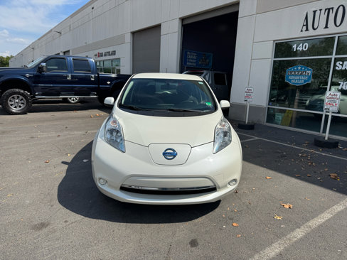 Used 2016 Nissan Leaf SV image 2